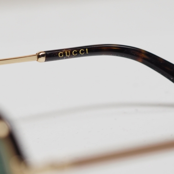 Men's Gucci Sunglasses - Picture 6 of 10